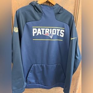 NFL PATRIOTS NIKE THERMA-FIT HOODED SWEATSHIRT